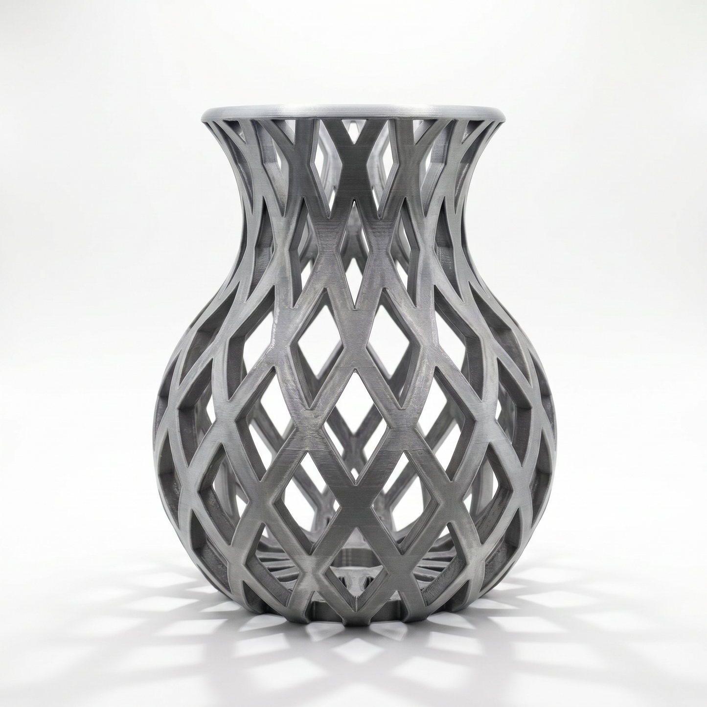 Vasija Decorativa Lattice Gris — Impresa en 3D en PLA, Diseño Geométrico