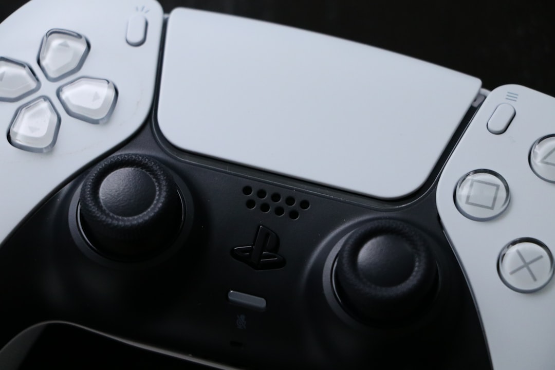 Control DualSense PlayStation 5 haptic feedback gatillos adaptivos