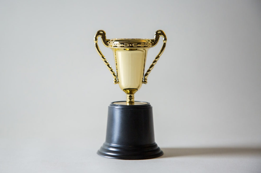 Copas del mundo y trofeos personalizados con corte láser en Córdoba