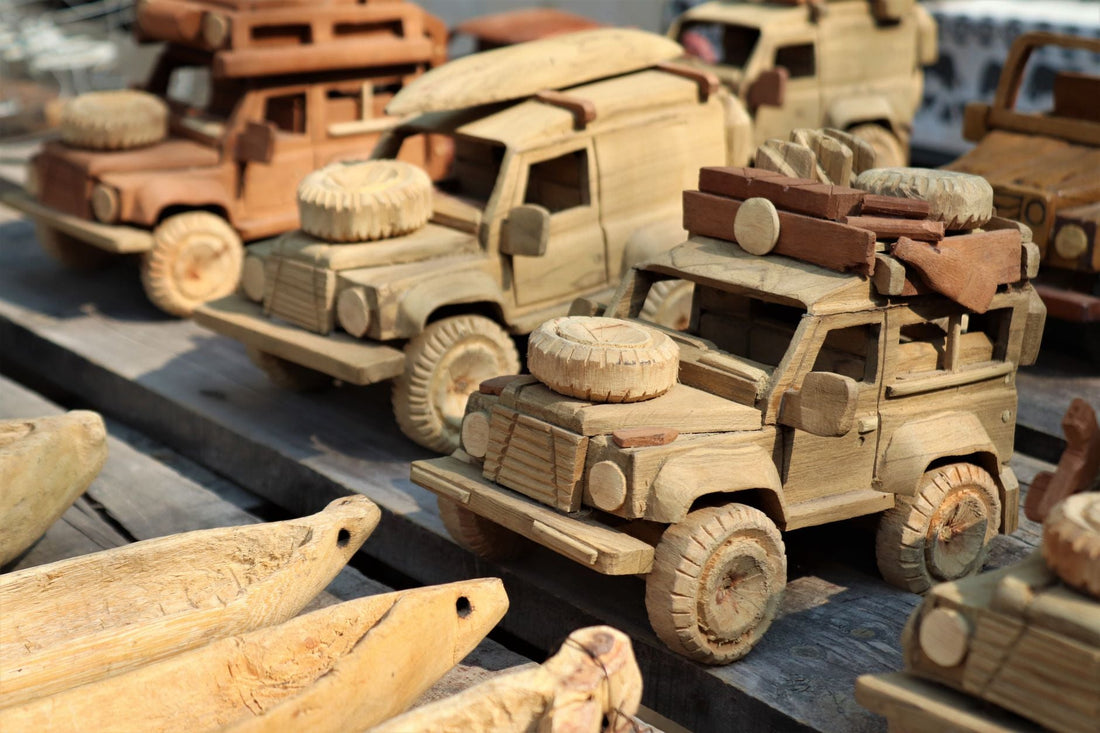 Souvenirs artesanales cortados con láser