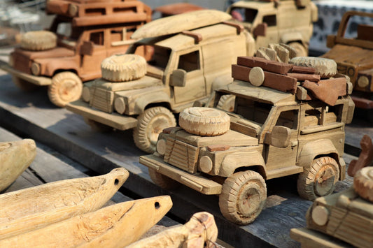 Souvenirs artesanales cortados con láser