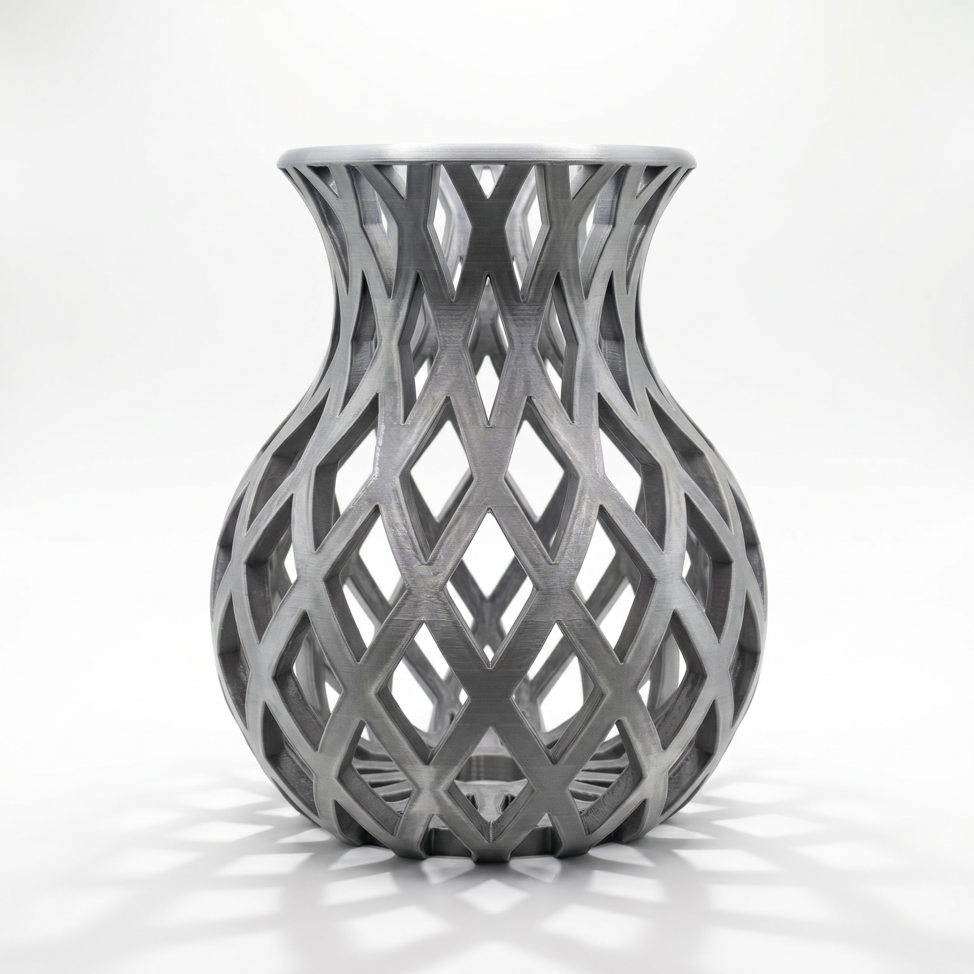 Vasija Decorativa Lattice Gris — Impresa en 3D en PLA, Diseño Geométrico