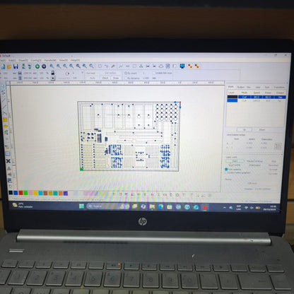 Planchas de MDF cortadas con láser para armar una maqueta
