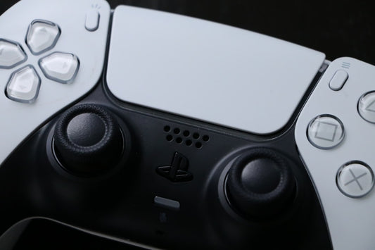 Control DualSense PlayStation 5 haptic feedback gatillos adaptivos